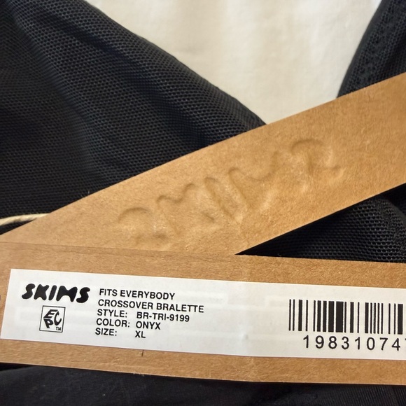 SKIMS Classic Black Bralette - Picture 3 of 3